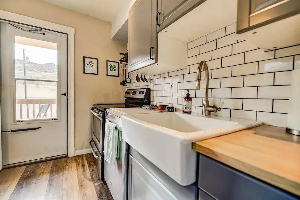 2BR Hikers Dream Red Rocks Dog-friendly!