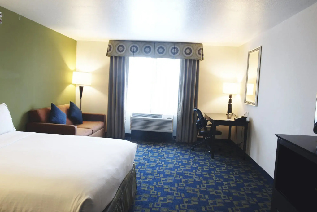 Holiday Inn Express and Suites Urbandale Des Moines by IHG