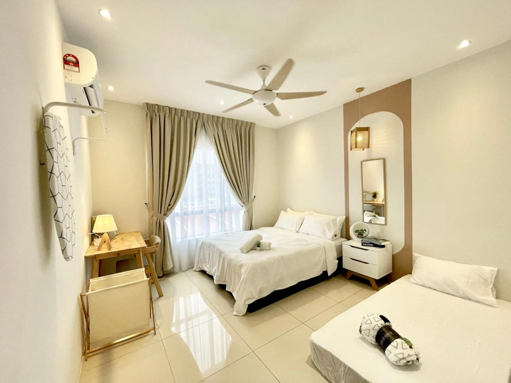 Ipoh Waterpark Homestay 7-12pax 3 Or 4Bedrooms Pool or City View with 2parking