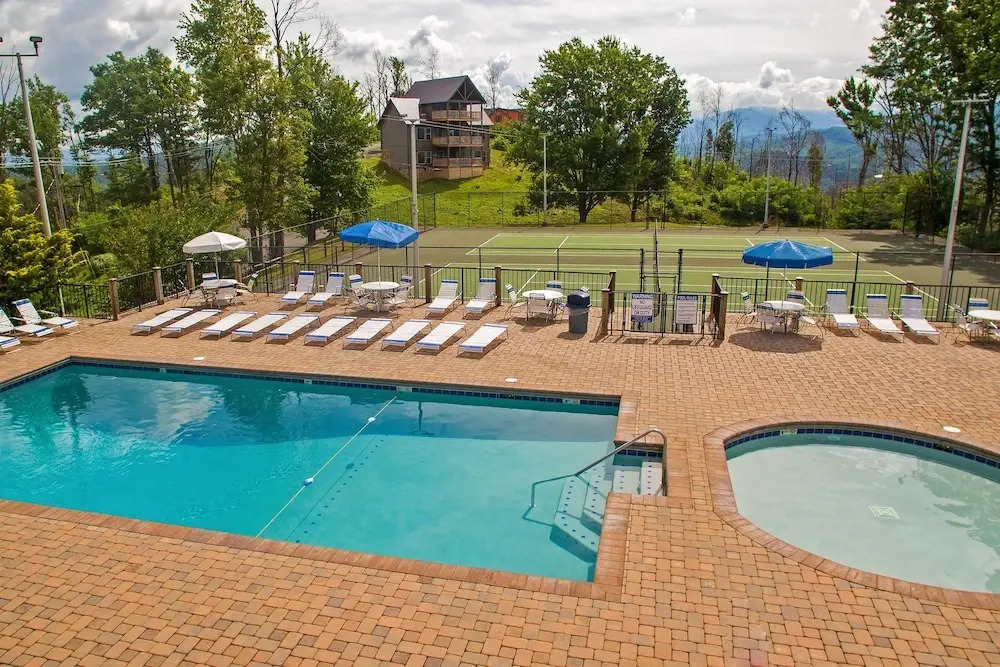 Yetis Hideaway W/ 3 Pools - Near Skiing, Dining 2 Bedroom Condo