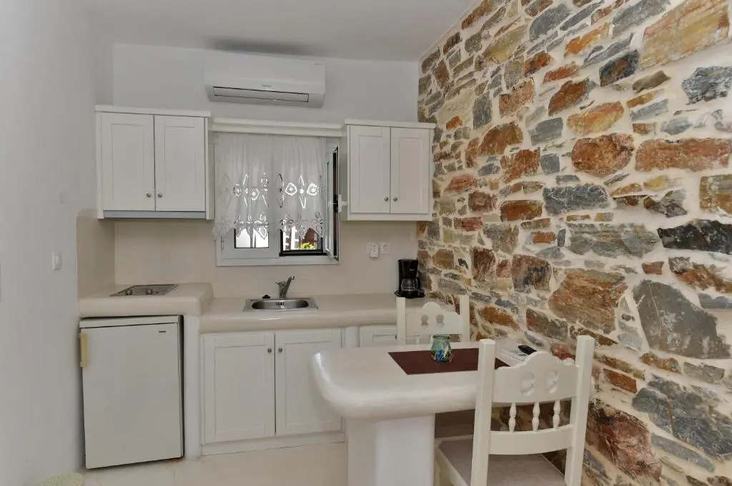 Tinos Peristerionas