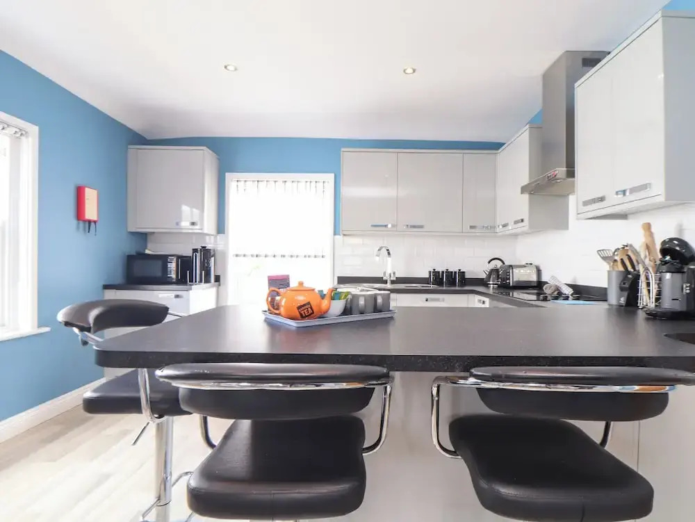 Flat 2 Niles Place