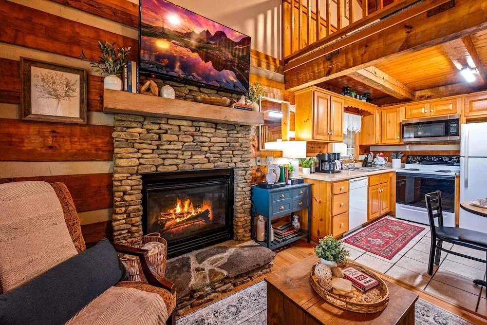 Hot Tub Pool Table Fireplace Views Relax