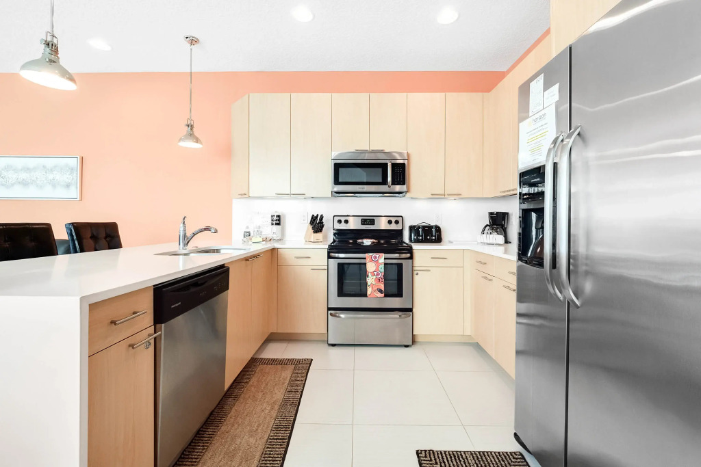 Affordable Disney - Townhome 3Bd 3Ba Sleeps 6 , Clermont, US