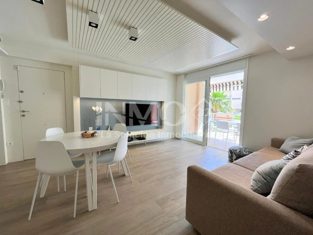 Moderno y con encanto, WIFI, parking y cerca del mar 100C - INMO22