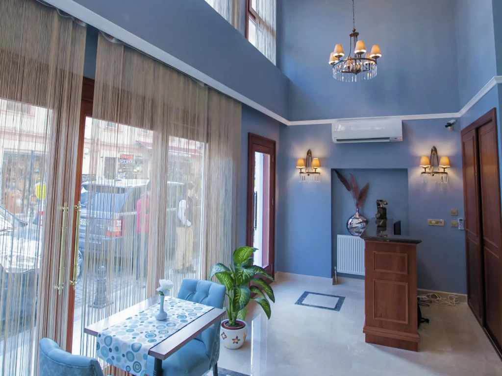 Raymond Blue Hotel