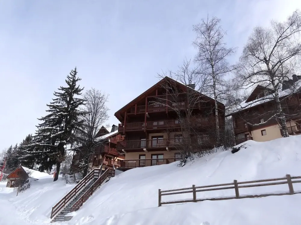 Apartment on the Slopes in the big ski Area Grandes Rousses