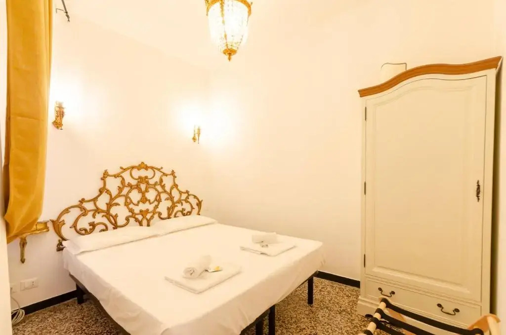 ALTIDO Ideal Flat near Aquarium