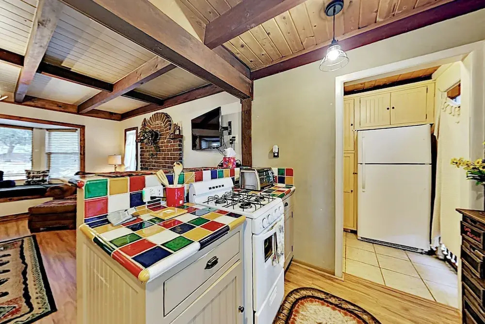 New Listing! Alpine W/ Private Hot Tub 2 Bedroom Cabin