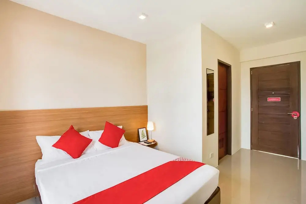 Oyo 403 Maplewave Hotel