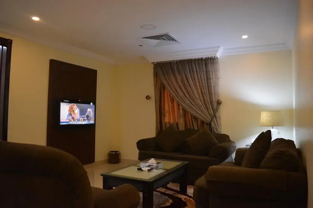 Golden Al-Jury Hotel