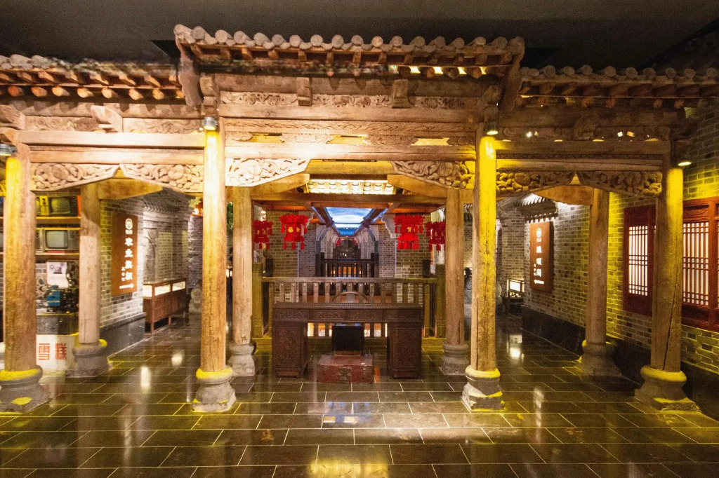 Tang Xiao-Zhu · Tangshan Feast Cultural and Tourism Hotel