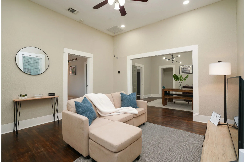 Amazing Fully Fenced Home Only 5 Mins From Downtown