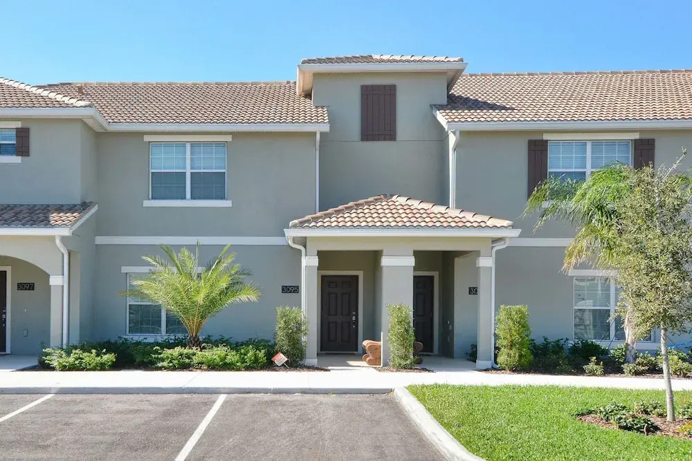 Storey Lake 4 Bedroom Townhome w Splashpool - 1625ST