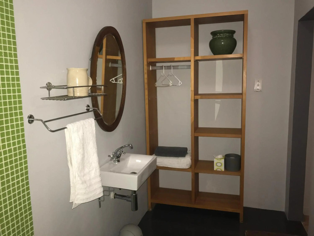 Olive tree private rooms in Stellenbosch- No Load Shedding