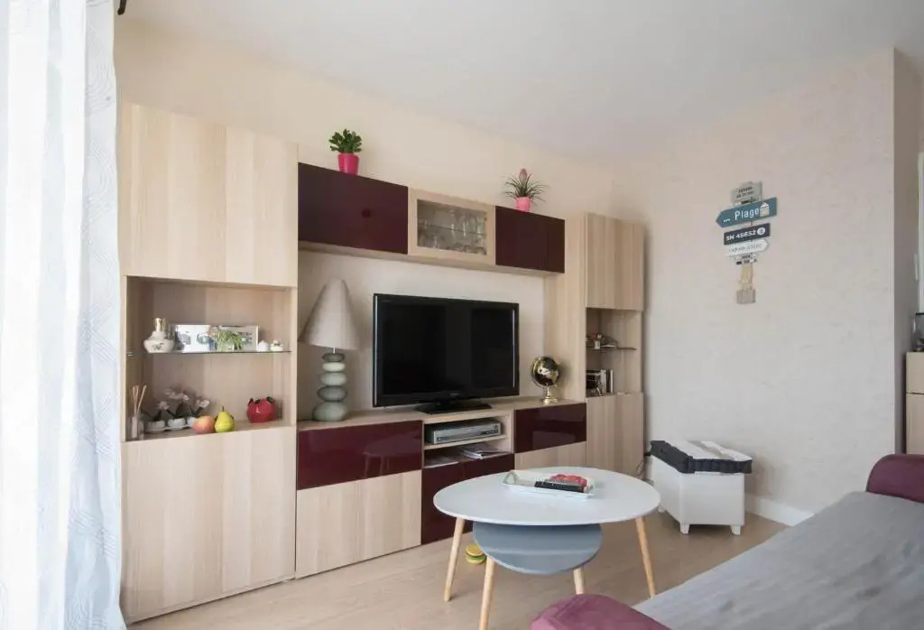 Appartement avec balcon à 350m de la plage