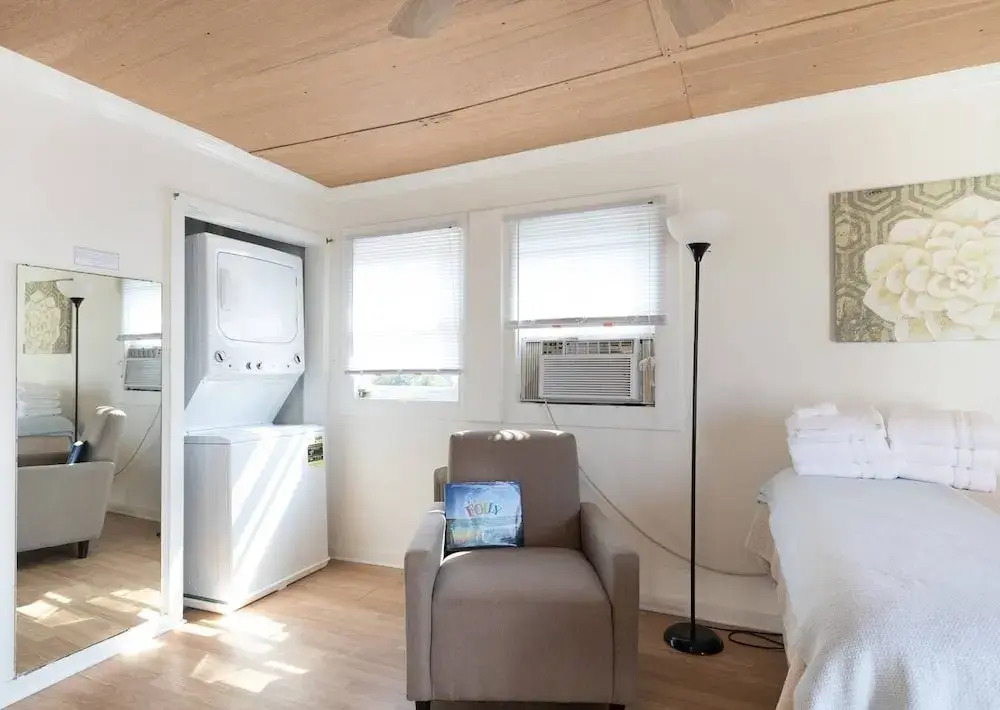 Ahh Folly Studio: Upstairs Studio OceanView Duplex
