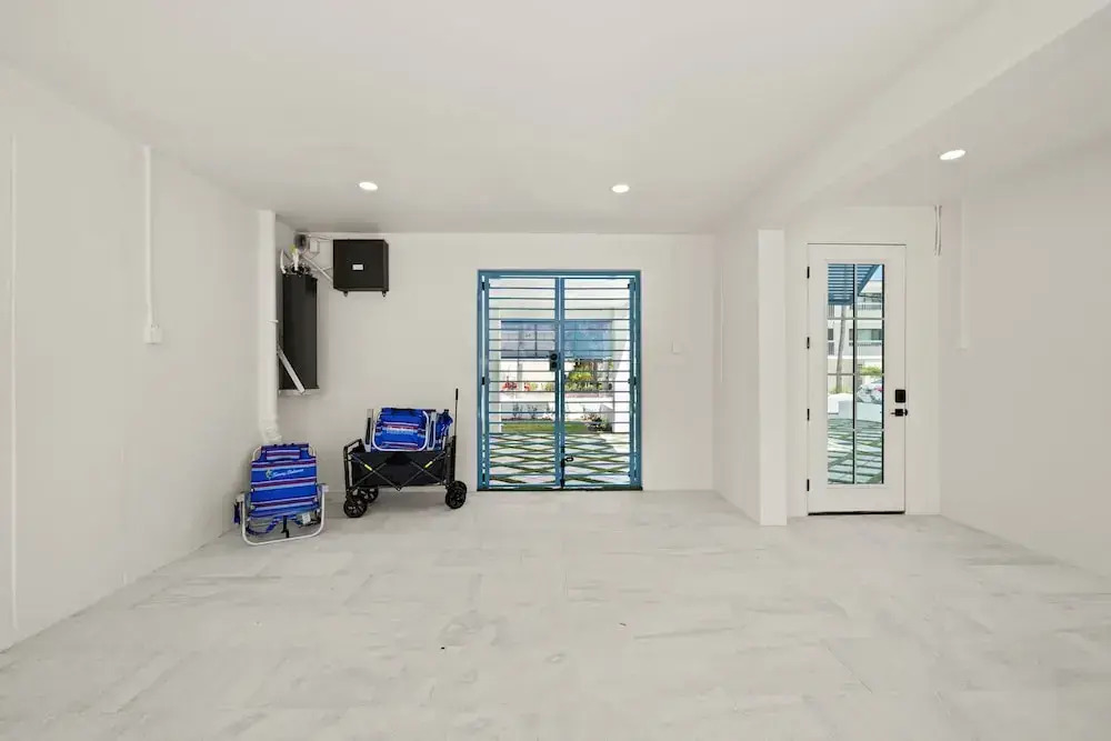 The Akoya Pearl - 2 Beach Homes Steps From CWB