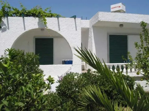 Phaistos Bungalows