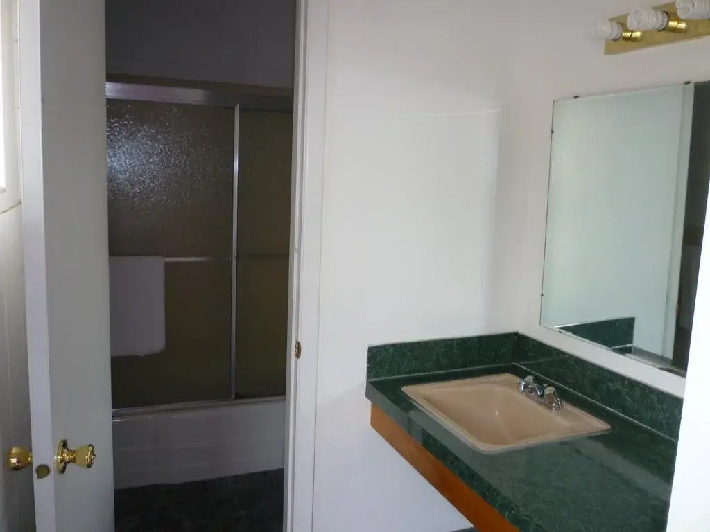 Budget Inn Motel