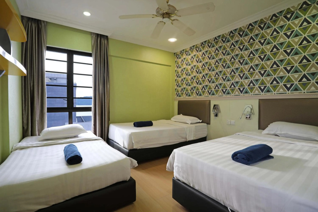Marina Court Resort- 2 Units Connecting 3Bedroom Pool View Apartment Free 3 Parking MAXIMUM 18PAX INCLDING KIDS