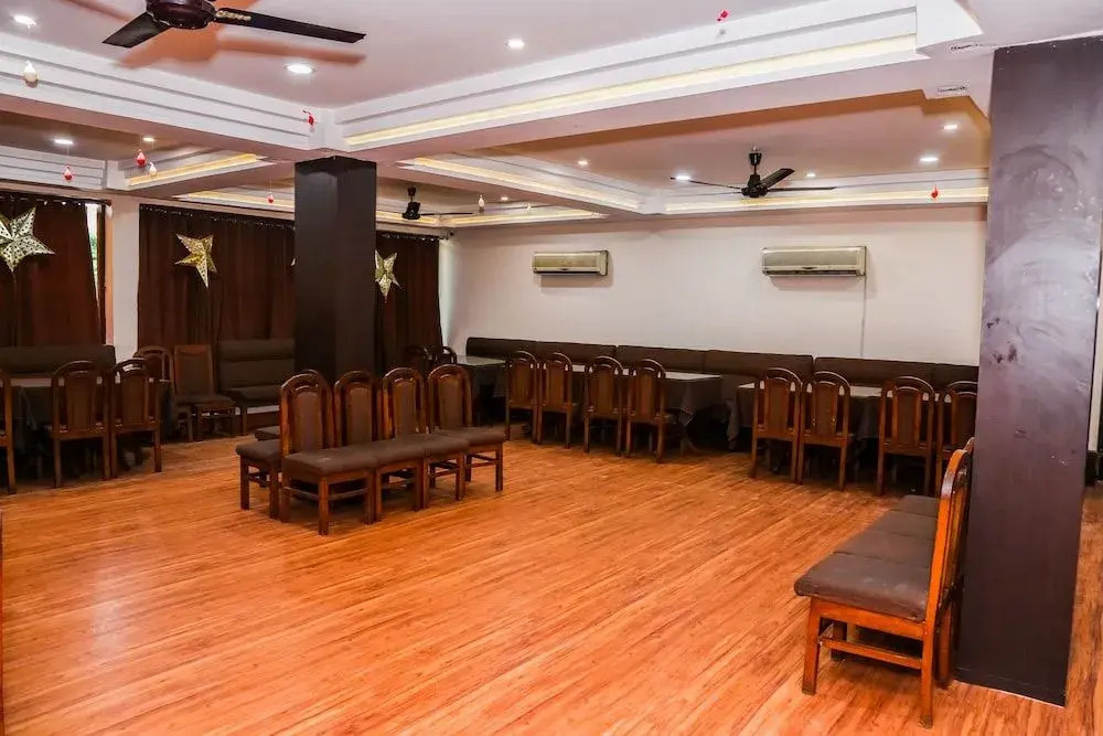 OYO 16947 Hotel Banjara