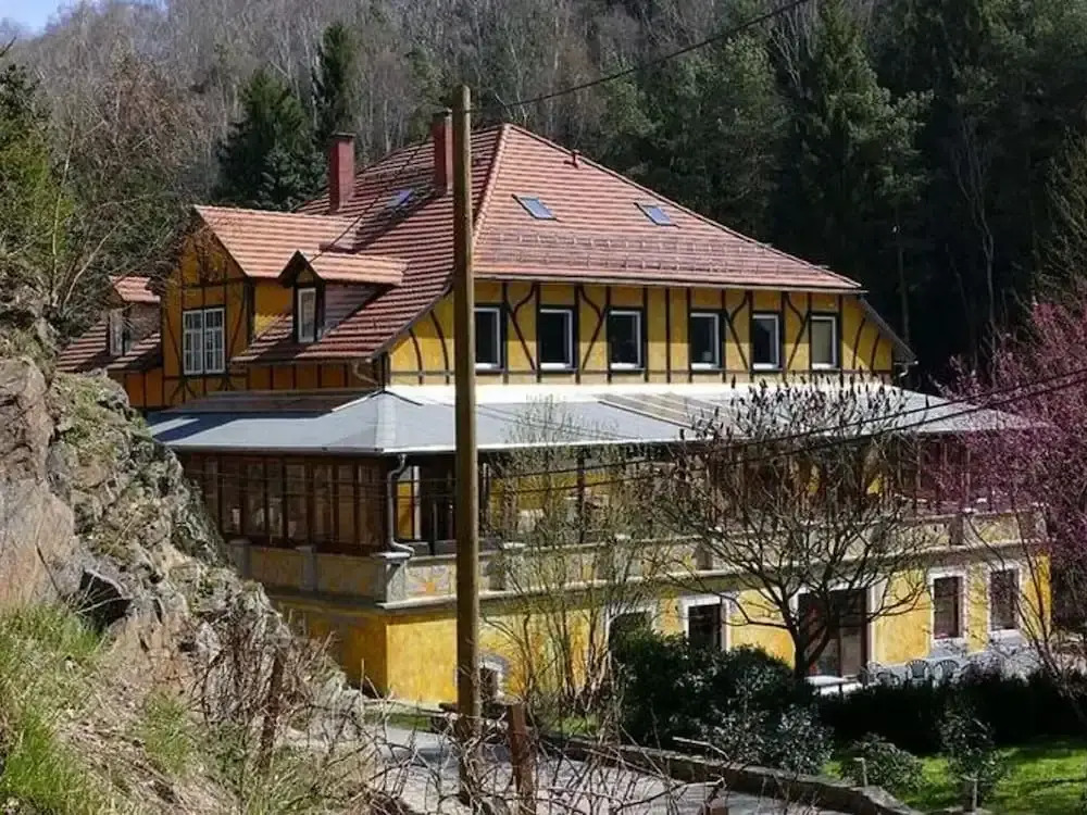 Villa Rotschoenberg im Tal der Freiberger Mulde