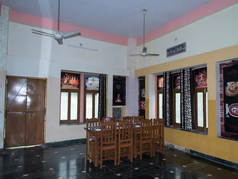 Oyo 16816 Home Garden View Resort Stay NH 48 Kaya