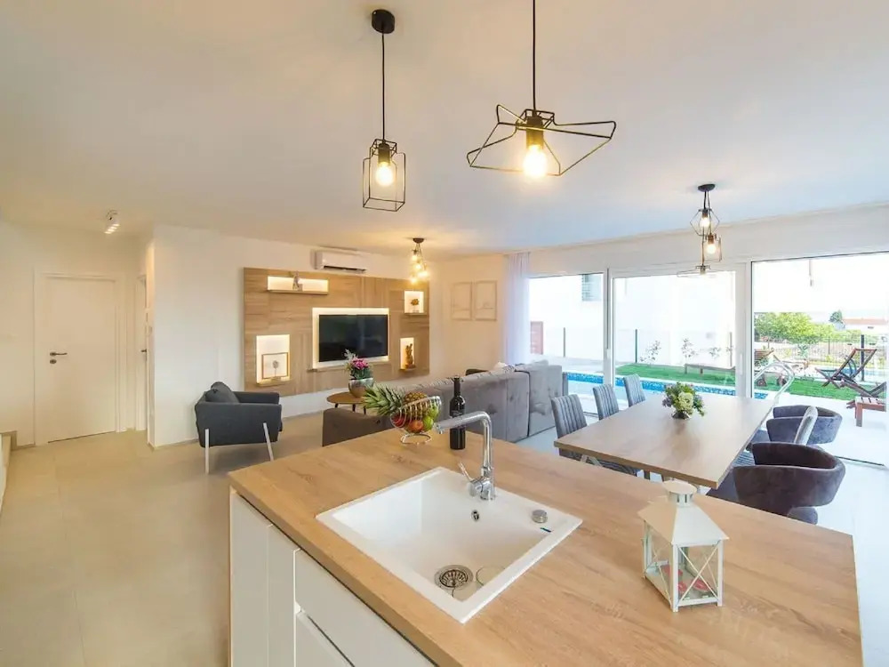 Modern Villa, Heated Private Pool, Close to the Sea, In-between Split & Trogir