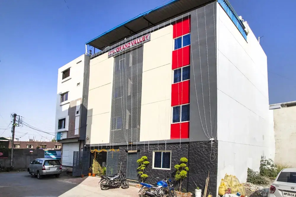 FabHotel Grand Valley