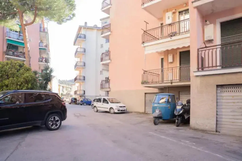 021 - Casa Ponente con Terrazzo - CENTRO città, Carruggio e Mare BAIA DEL SILENZIO a 500 m