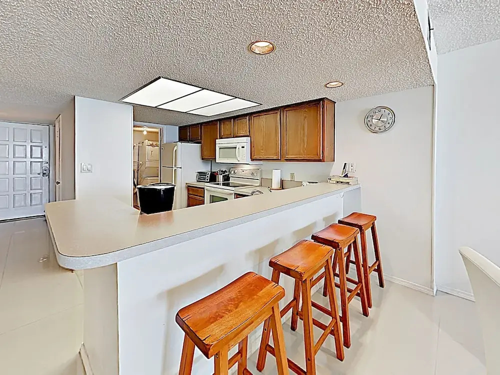 New Listing! Charming Coastal W/ Beach Views 2 Bedroom Condo