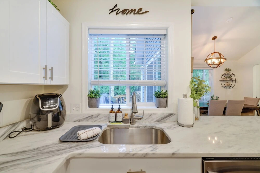 7 Mi to Camelback Mtn: Chic Penn Estates Home