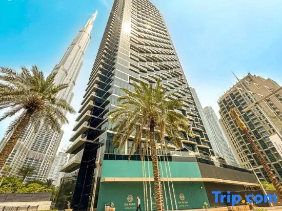 Sky-High Experience Luxe Living on the 24th Floor