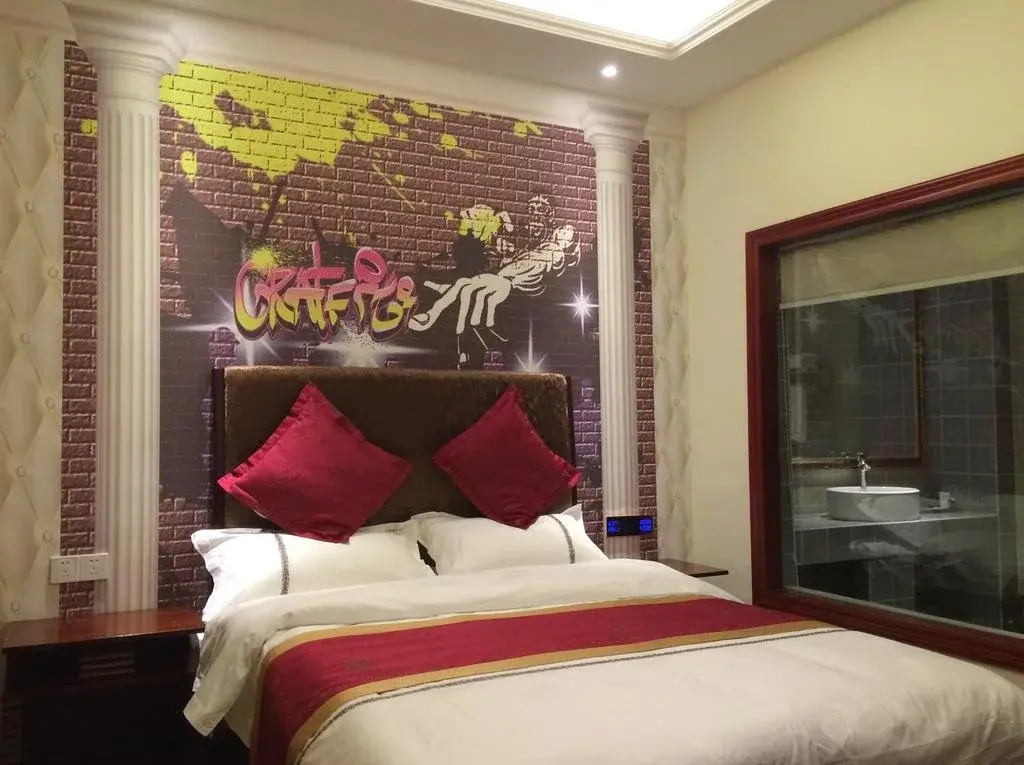 Luzhou Ba Li Nuo Theme Hotel