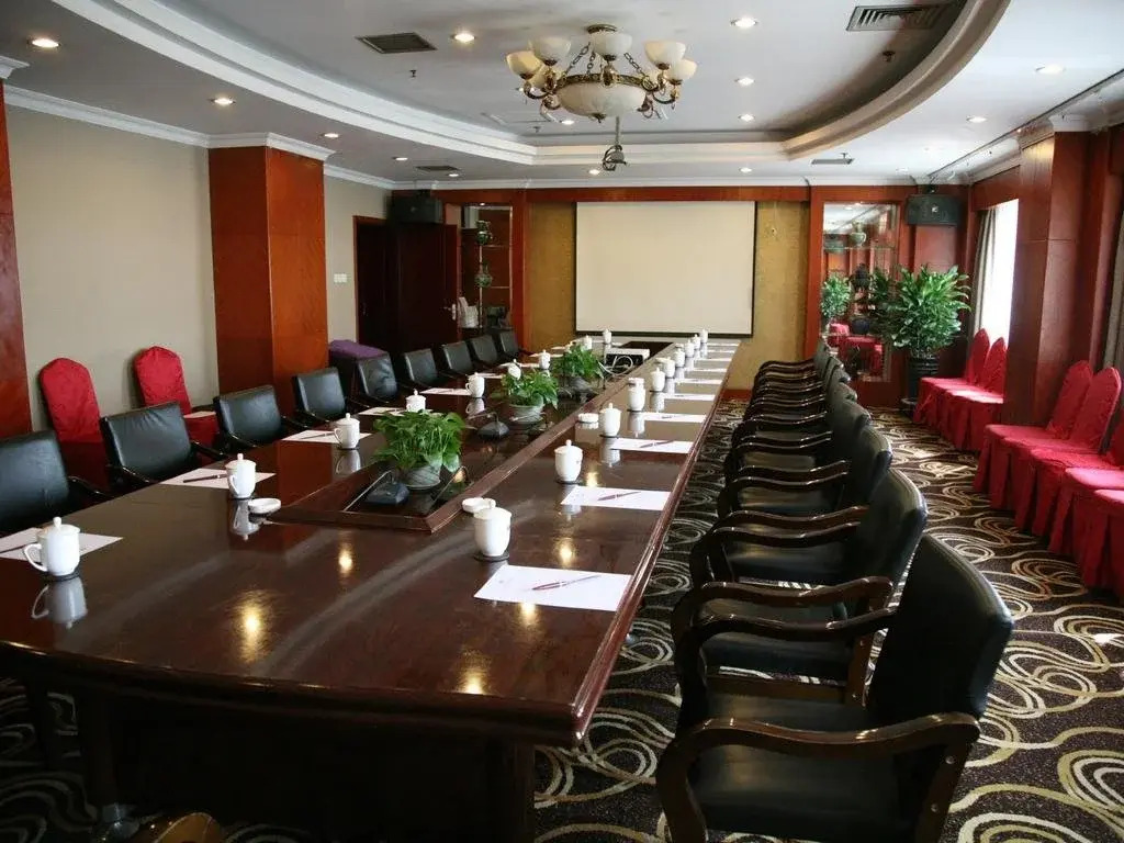 Shandong International Hotel (Jinan Quancheng Square Daming Lake Branch)