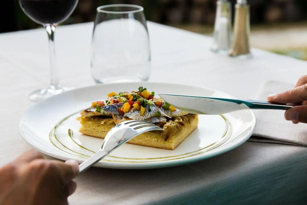 Logis LE RABELAIS Hôtel- Restaurant - SPA