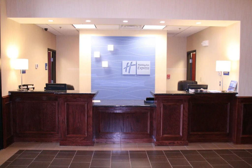 Holiday Inn Express Pratt by IHG