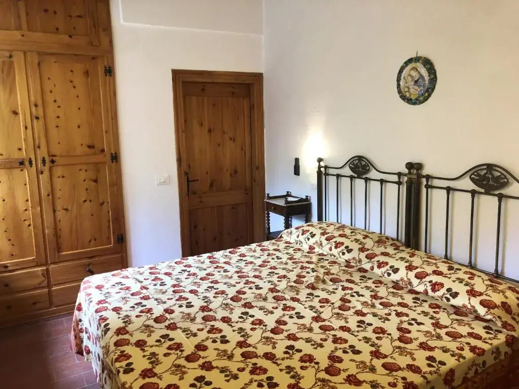 3 bedrooms villa with private pool enclosed garden and wifi at Tuoro sul Trasimeno 2 km away from the beach