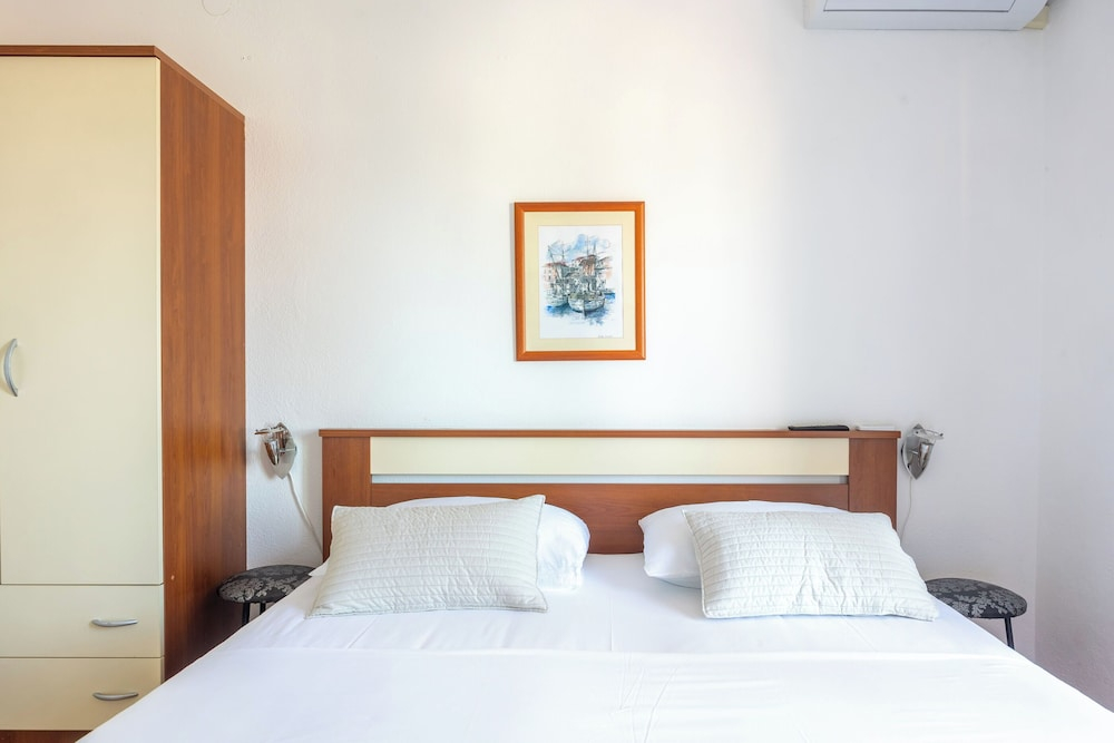Apartments Josip II