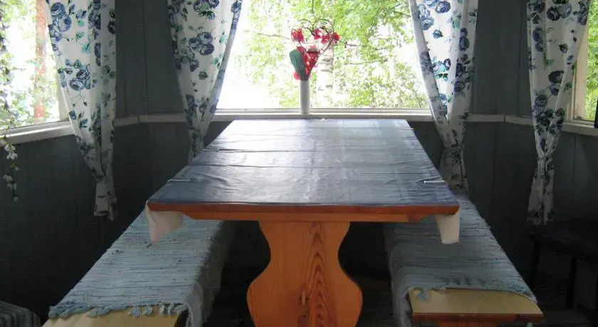 Karelian Lomatuvat