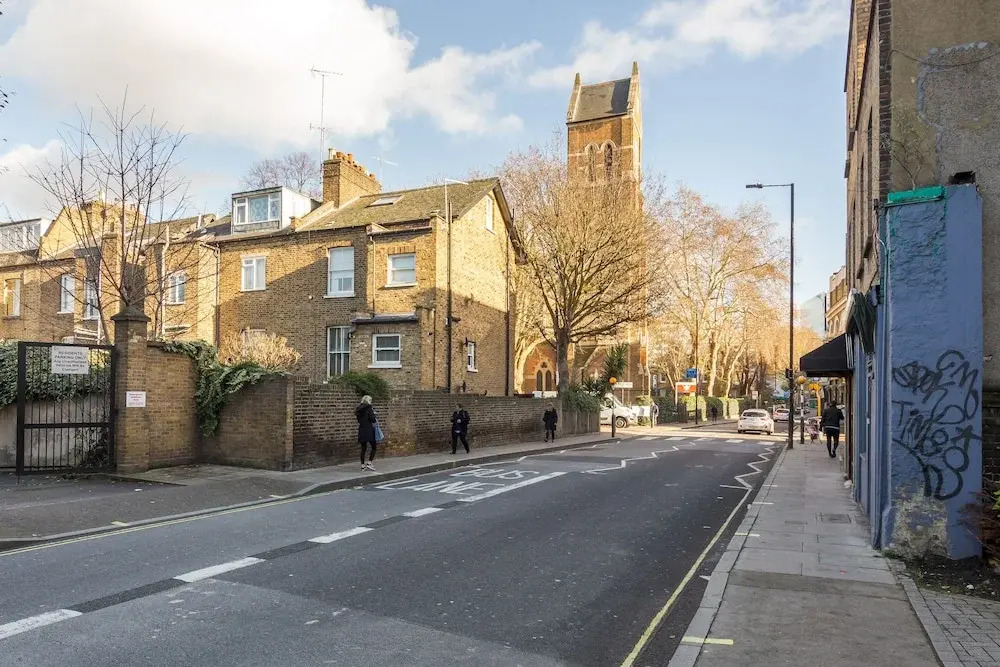 Modern Glenthorne Road Apartment