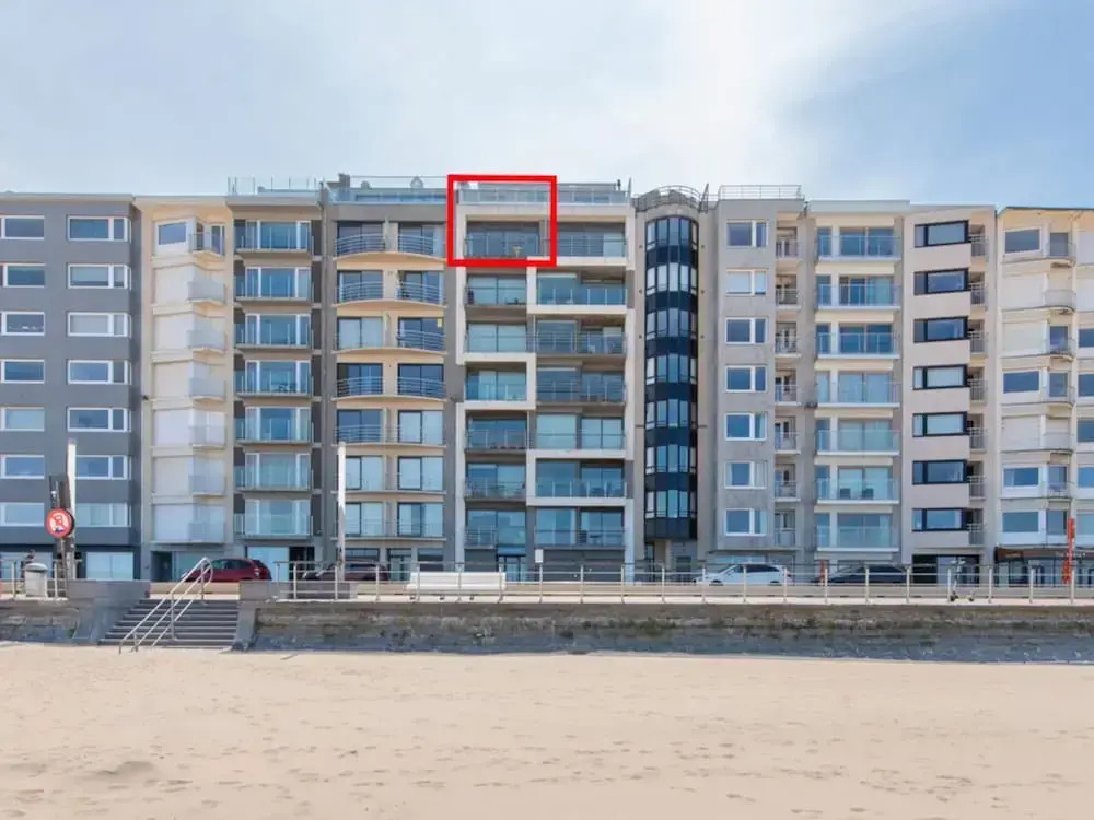 Duplex Apartment With 4 Terraces and sea View