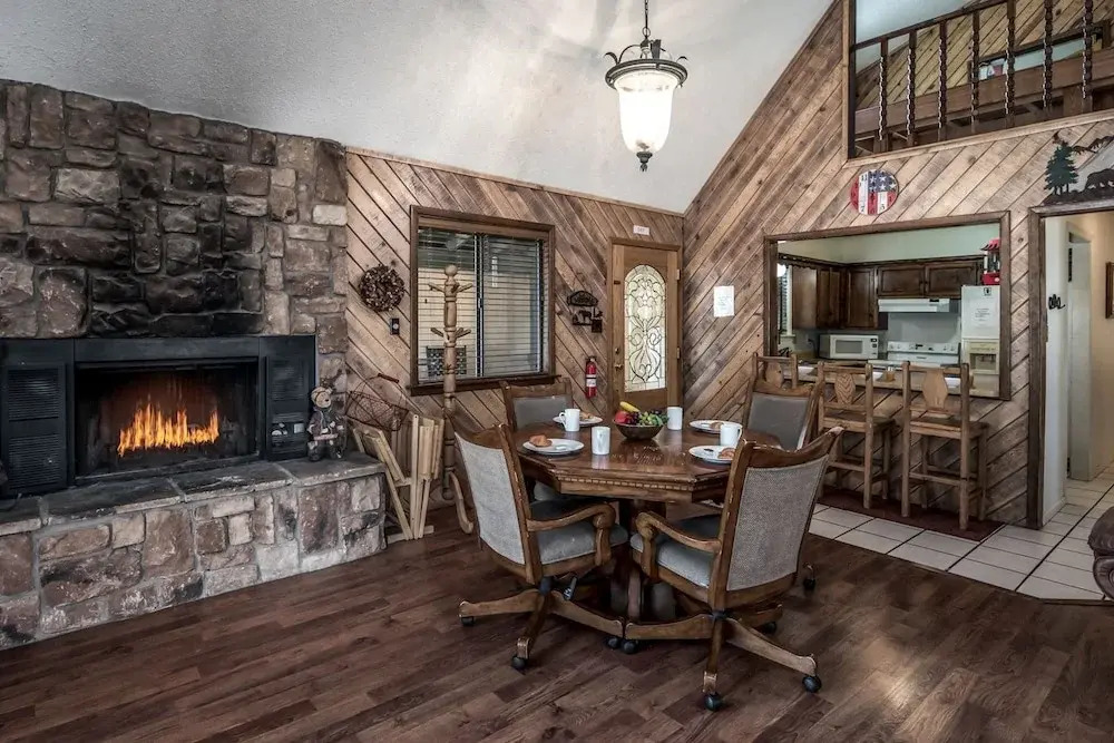 206 Coal Mountain - Three Bedroom Cabin