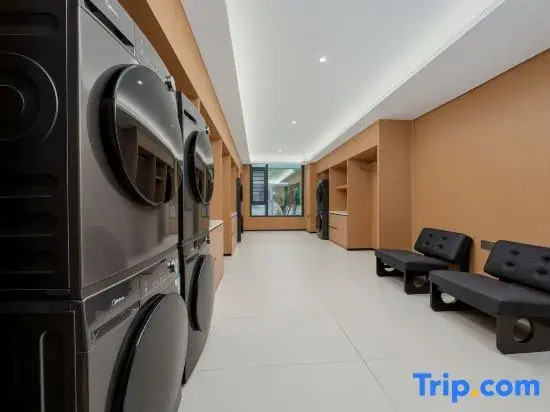 Hechi Rezen Trend Hotel (Jinchengjiang Station Baima Pedestrian Street Branch)