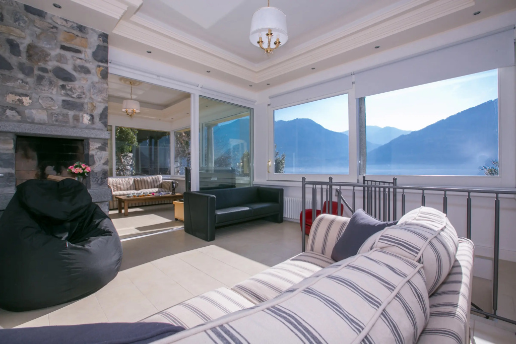 Villa Lugano Lakefront