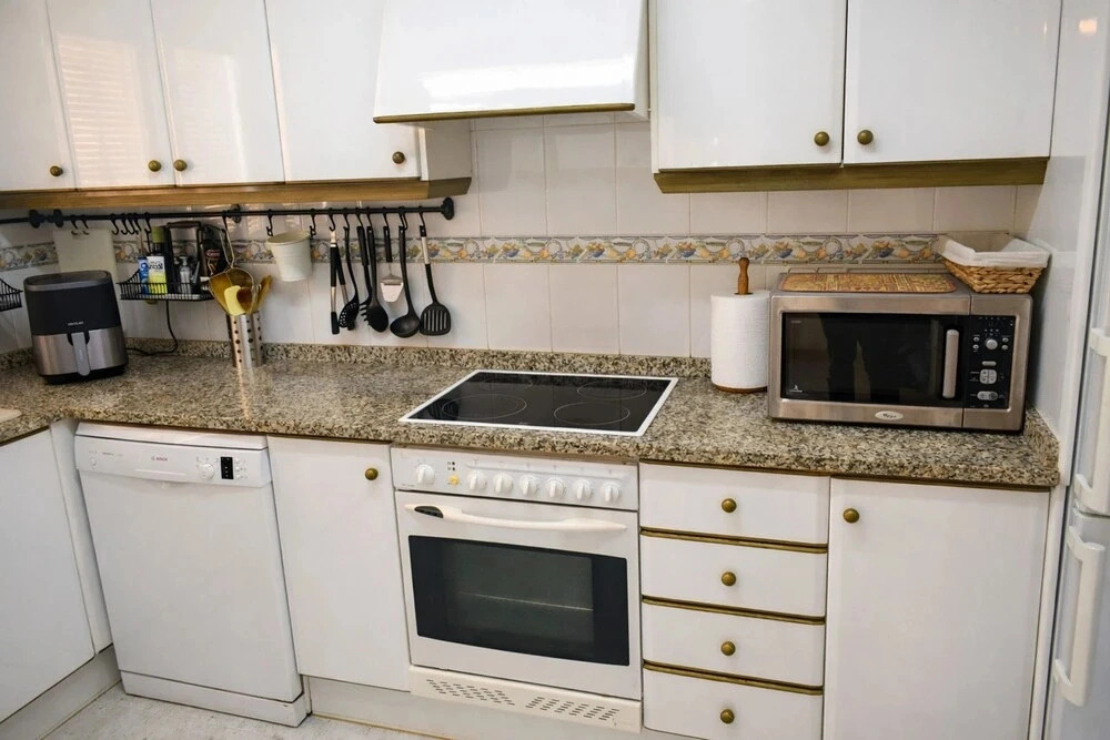 Ch1200 in Oliva With 3 Bedrooms and 2 Bathrooms