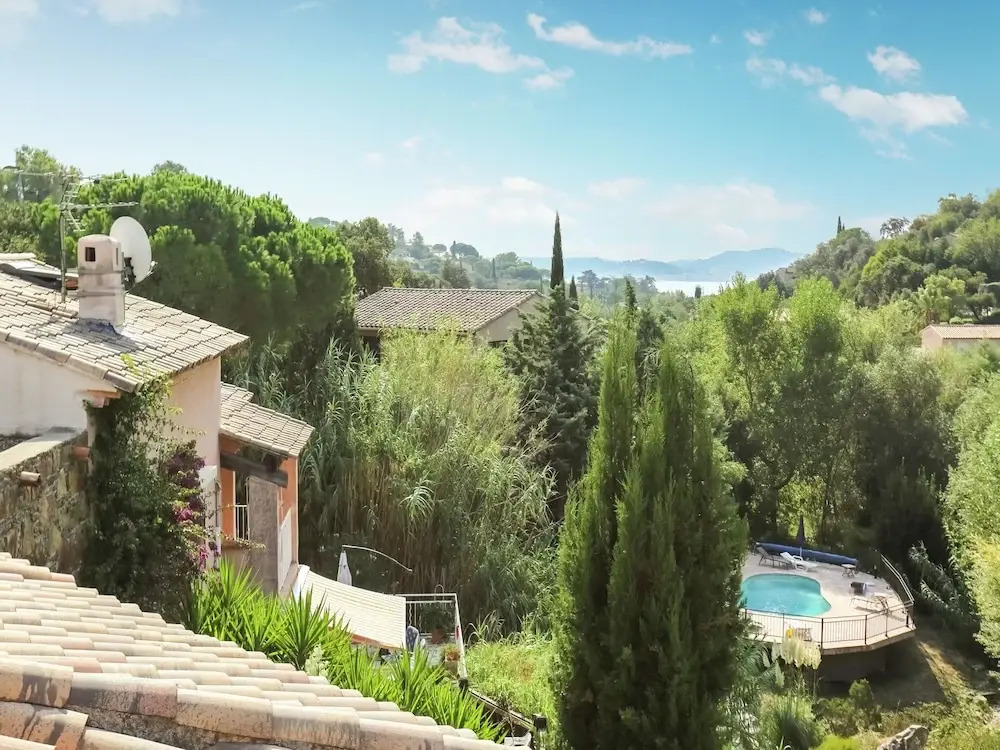 Mediterranean Home With Private Pool and Summer Kitchen, 800m From the Beach