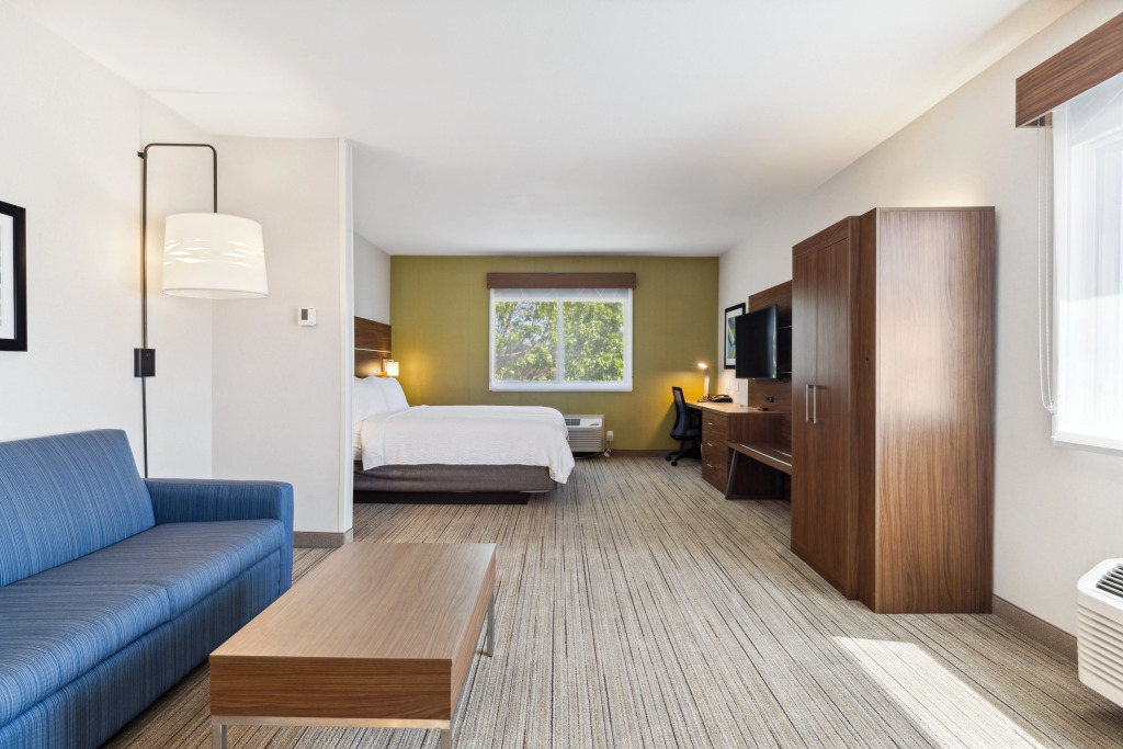 Holiday Inn Express & Suites Mountain View Silicon Valley by IHG