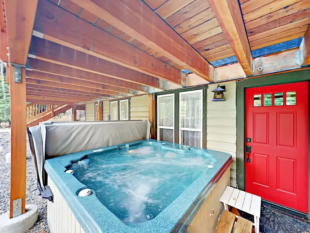 1498 Pine Home 4 Bedrooms 2.5 Bathrooms Home